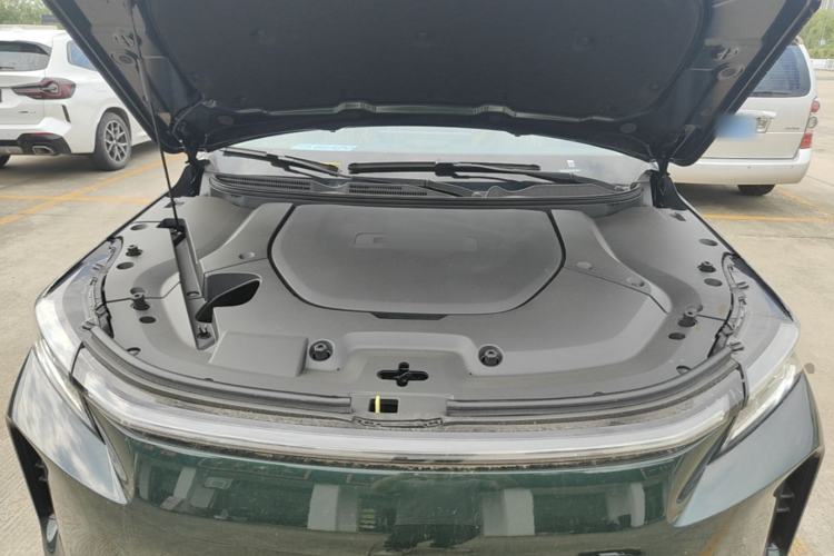 Used Landian E5 PLUS 2026 Model 230km Ultra-Long-Range Version Ultra 7-seater Engine Bay