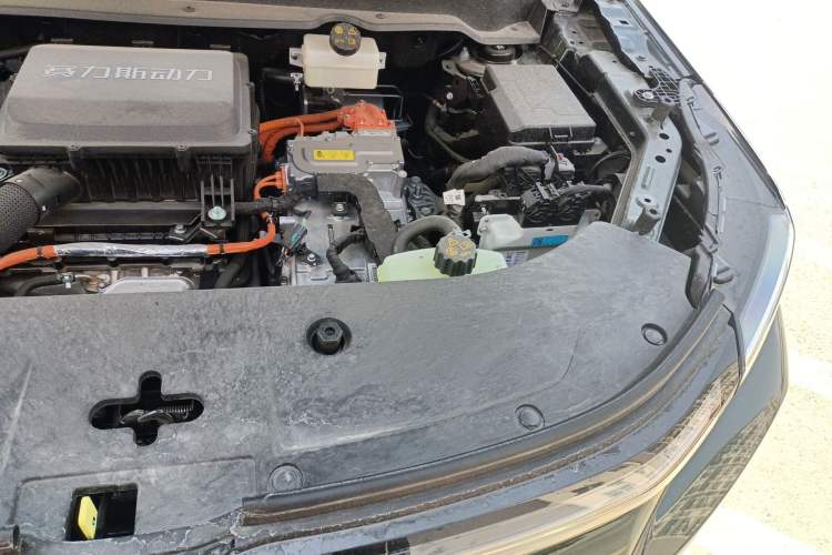Used Landian E5 PLUS 2026 Model 165km Long-Range First-Adoption Version Ultra 7-seater Engine Bay Left