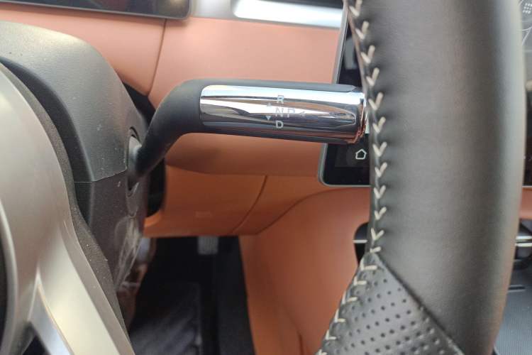 Used Landian E5 PLUS 2026 Model 165km Long-Range First-Adoption Version Ultra 7-seater Gear Lever