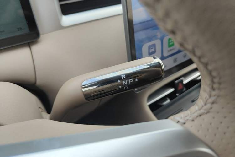 Used Landian E5 PLUS 2026 Model 230km Ultra-Long-Range Version Ultra 7-seater Gear Lever