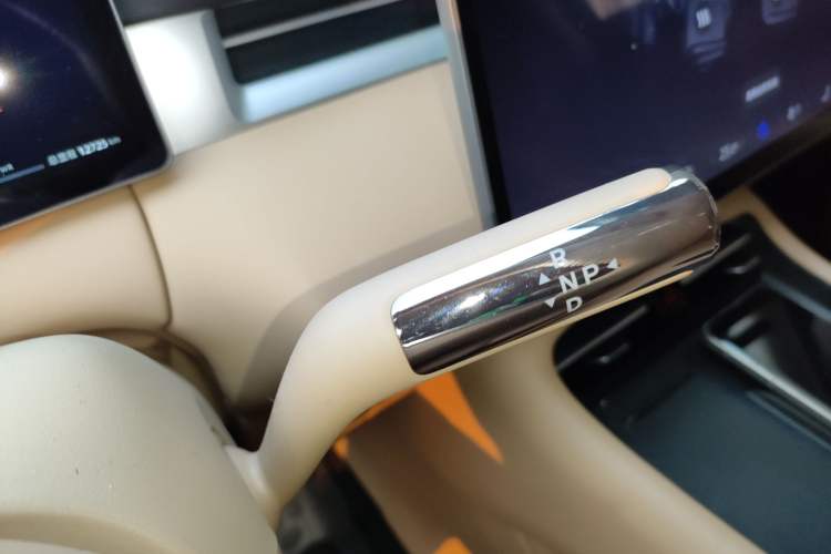 Used Landian E5 PLUS 2026 Model 165km Long-Range First-Adoption Version Ultra 7-seater Gear Lever