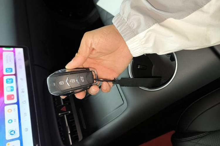 Used Landian E5 PLUS 2026 Model, 165km Long-Range First-Adoption Edition Max, 7-seater Interior 1