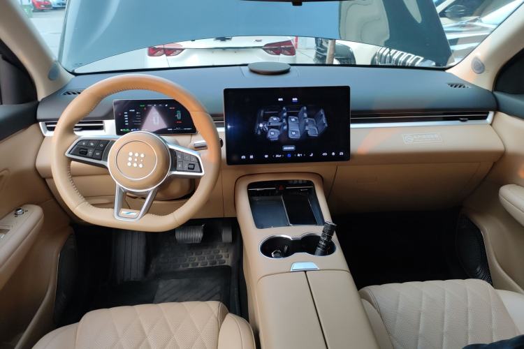 Used Landian E5 PLUS 2026 Model 165km Long-Range First-Adoption Version Ultra 7-seater Interior 2