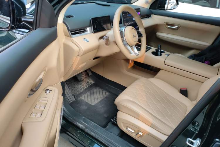 Used Landian E5 PLUS 2026 Model 165km Long-Range First-Adoption Version Ultra 7-seater Interior 3