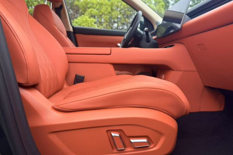 Used Landian E5 PLUS 2026 Model 165km Long-Range First-Adoption Version Ultra 7-seater Interior 8