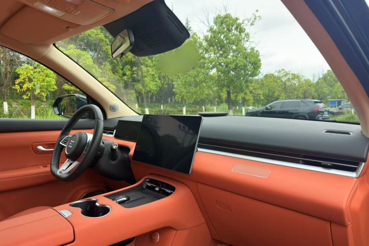 Used Landian E5 PLUS 2026 Model 165km Long-Range First-Adoption Version Ultra 7-seater Interior 9