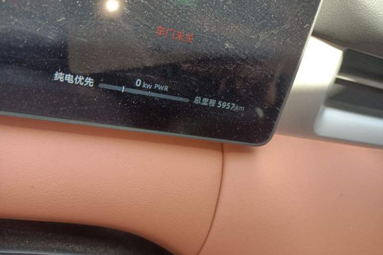 Used Landian E5 PLUS 2026 Model 165km Long-Range First-Adoption Version Ultra 7-seater Odometer Close Up