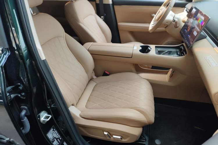Used Landian E5 PLUS 2026 Model 165km Long-Range First-Adoption Version Ultra 7-seater Right Front Seat