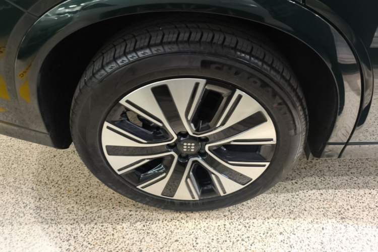 Used Landian E5 PLUS 2026 Model 165km Long-Range First-Adoption Version Ultra 7-seater Right Rear Wheel Hub