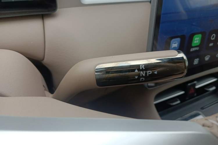 Used Landian E5 PLUS 2026 Model Standard-Range All-Wheel-Drive Performance Version Ultra Gear Lever