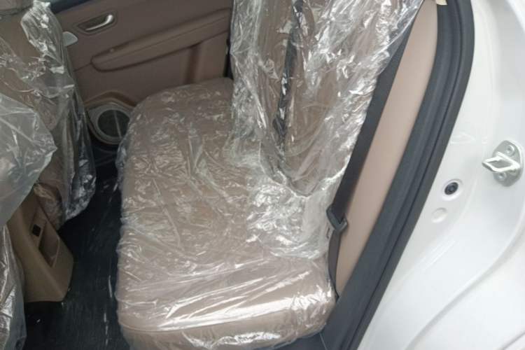 Used Landian E5 PLUS 2026 Model Standard-Range All-Wheel-Drive Performance Version Ultra Left Rear Seat