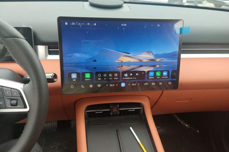 Used Landian E5 PLUS 2026 Model 230km Ultra-Long-Range Version Ultra 7-seater Audio And AC Panel