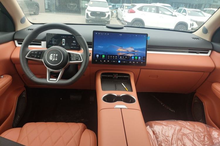 Used Landian E5 PLUS 2026 Model 230km Ultra-Long-Range Version Ultra 7-seater Center Console