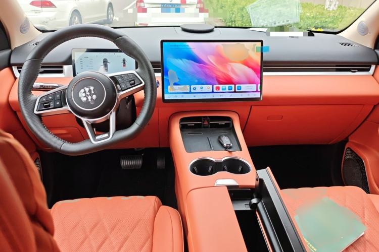 Used Landian E5 PLUS 2026 Model 165km Long-Range First-Adoption Version Ultra 7-seater Center Console