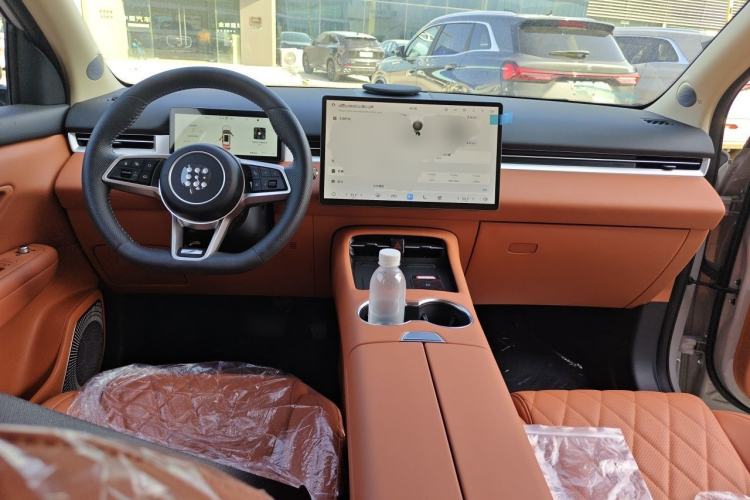 Used Landian E5 PLUS 2026 Model 230km Ultra-Long-Range Version Ultra 7-seater Center Console