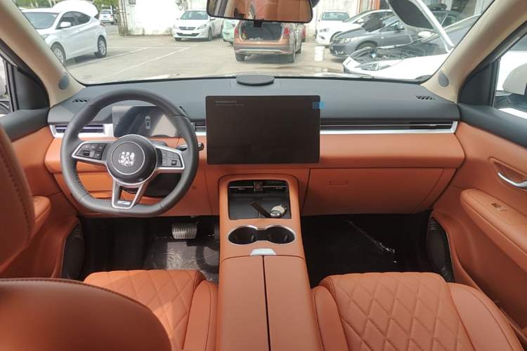 Used Landian E5 PLUS 2026 Model 230km Ultra-Long-Range Version Ultra 7-seater Center Console