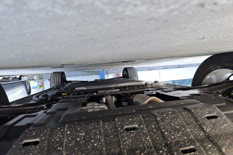 Used Landian E5 PLUS 2026 Model 230km Ultra-Long-Range Version Ultra 7-seater Chassis Front