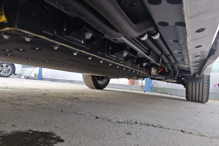 Used Landian E5 PLUS 2026 Model 230km Ultra-Long-Range Version Ultra 7-seater Chassis Front Left