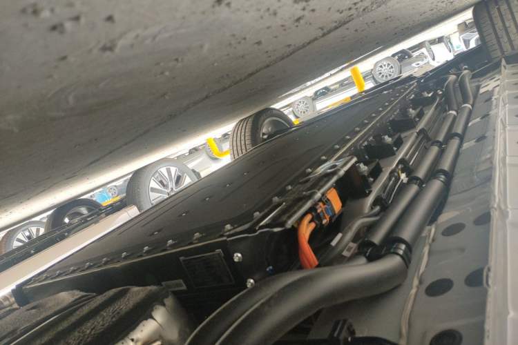 Used Landian E5 PLUS 2026 Model 230km Ultra-Long-Range Version Ultra 7-seater Chassis Rear Left