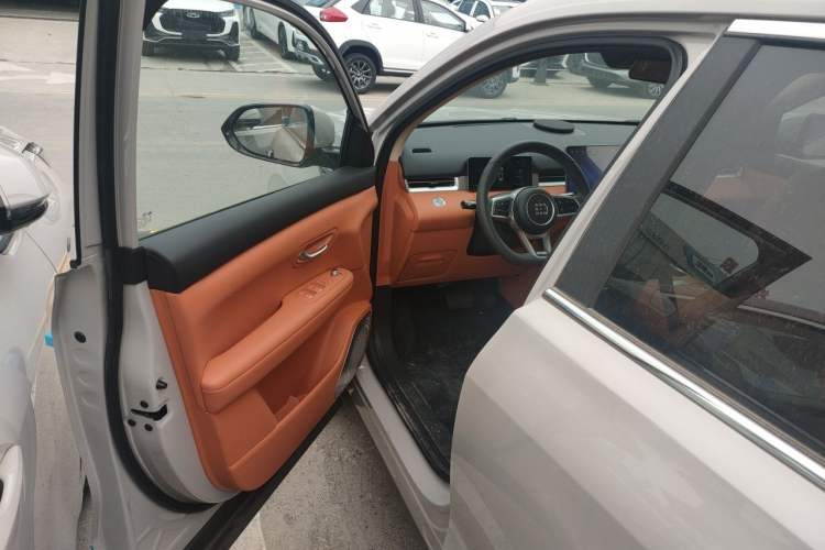 Used Landian E5 PLUS 2026 Model 230km Ultra-Long-Range Version Ultra 7-seater Driver Seat