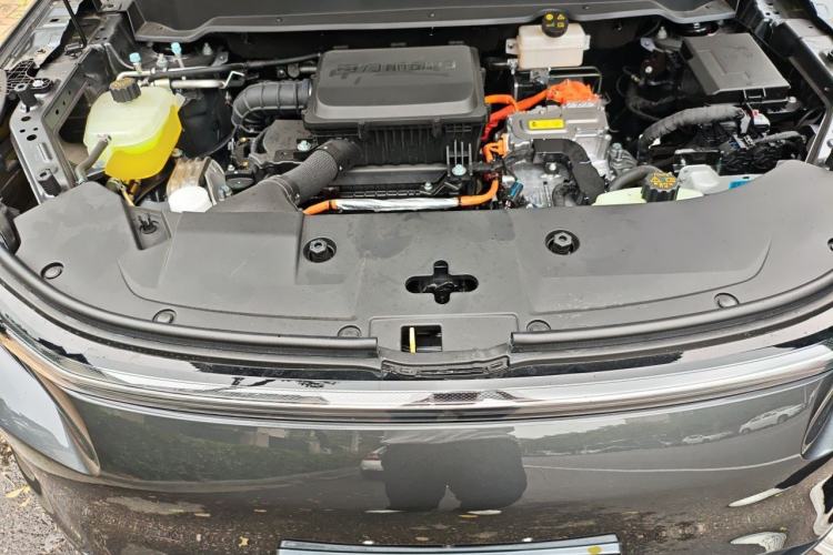 Used Landian E5 PLUS 2026 Model 165km Long-Range First-Adoption Version Ultra 7-seater Engine Bay
