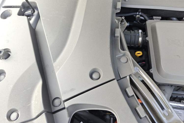 Used Landian E5 PLUS 2026 Model 230km Ultra-Long-Range Version Ultra 7-seater Engine Bay Right