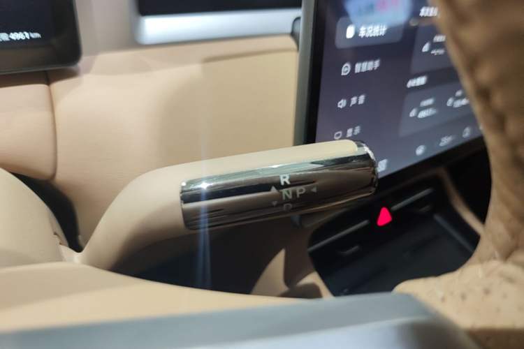 Used Landian E5 PLUS 2026 Model, 165km Long-Range First-Adoption Edition Max, 5-seater Gear Lever