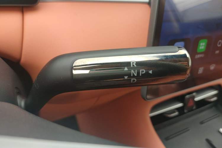 Used Landian E5 PLUS 2026 Model 230km Ultra-Long-Range Version Ultra 7-seater Gear Lever