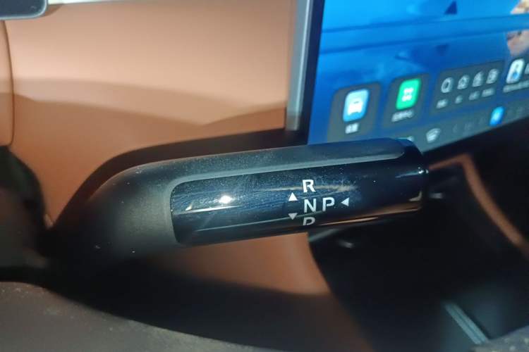 Used Landian E5 PLUS 2026 Model Standard-Range All-Wheel-Drive Performance Version Ultra Gear Lever
