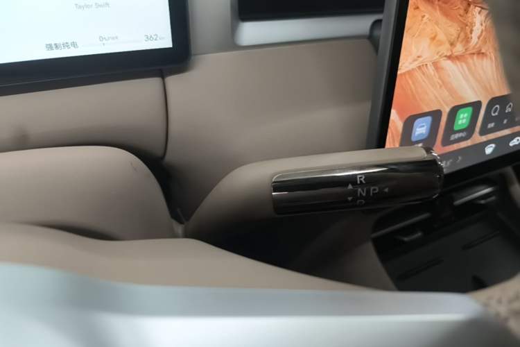 Used Landian E5 PLUS 2026 Model Standard-Range All-Wheel-Drive Performance Version Ultra Gear Lever