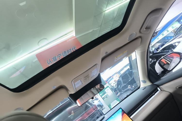 Used Landian E5 PLUS 2026 Model Standard-Range All-Wheel-Drive Performance Version Ultra Headliner