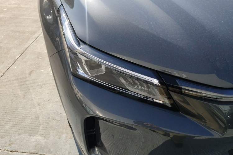 Used Landian E5 PLUS 2026 Model 165km Long-Range First-Adoption Version Ultra 5-seater Right Front Headlight