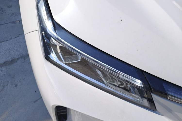 Used Landian E5 PLUS 2026 Model 230km Ultra-Long-Range Version Ultra 7-seater Right Front Headlight