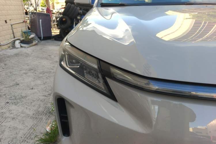 Used Landian E5 PLUS 2026 Model 230km Ultra-Long-Range Version Ultra 7-seater Right Front Headlight