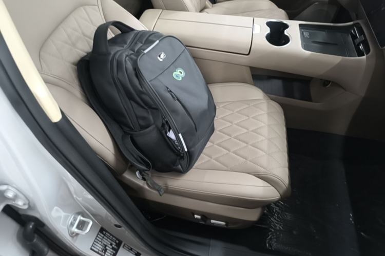 Used Landian E5 PLUS 2026 Model Standard-Range All-Wheel-Drive Performance Version Ultra Right Front Seat