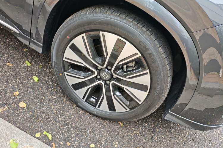 Used Landian E5 PLUS 2026 Model 165km Long-Range First-Adoption Version Ultra 7-seater Right Front Wheel Hub