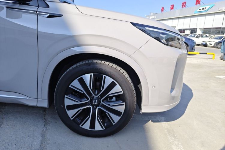 Used Landian E5 PLUS 2026 Model 230km Ultra-Long-Range Version Ultra 7-seater Right Front Wheel Hub