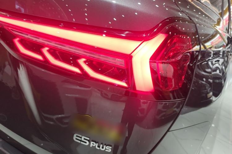 Used Landian E5 PLUS 2026 Model, 165km Long-Range First-Adoption Edition Max, 5-seater Right Rear Taillight