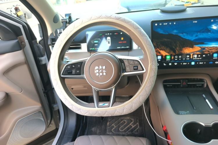 Used Landian E5 PLUS 2026 Model 230km Ultra-Long-Range Version Ultra 7-seater Steering Wheel