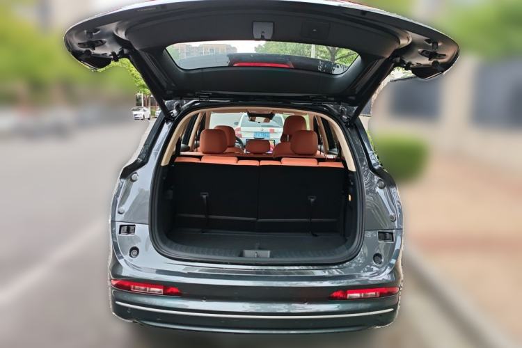 Used Landian E5 PLUS 2026 Model 165km Long-Range First-Adoption Version Ultra 7-seater Trunk