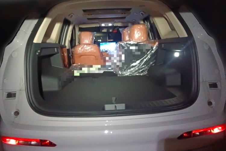 Used Landian E5 PLUS 2026 Model Standard-Range All-Wheel-Drive Performance Version Ultra Trunk