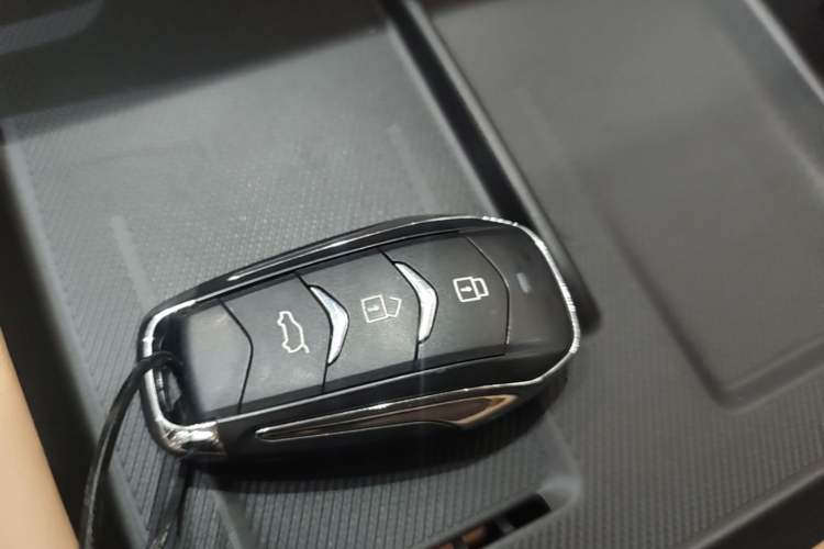 Used Landian E5 PLUS 2026 Model, 165km Long-Range First-Adoption Edition Max, 5-seater Vehicle Key