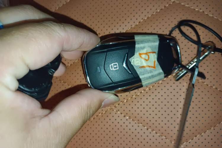 Used Landian E5 PLUS 2026 Model Standard-Range All-Wheel-Drive Performance Version Ultra Vehicle Key
