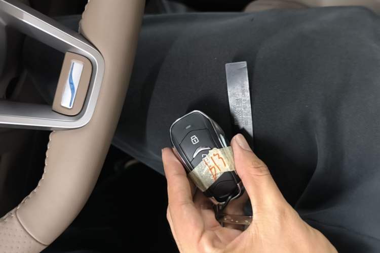 Used Landian E5 PLUS 2026 Model Standard-Range All-Wheel-Drive Performance Version Ultra Vehicle Key