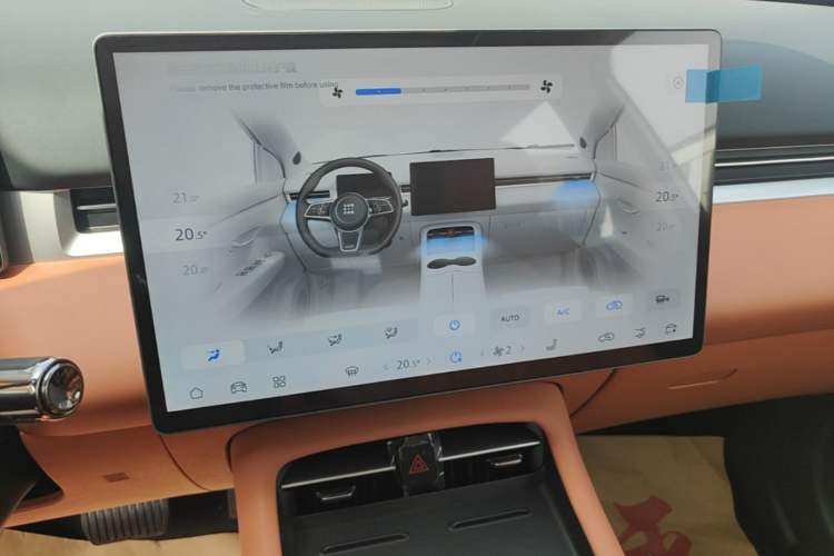 Used Landian E5 PLUS 2026 Model, 165km Long-Range First-Adoption Edition Max, 7-seater Audio And AC Panel