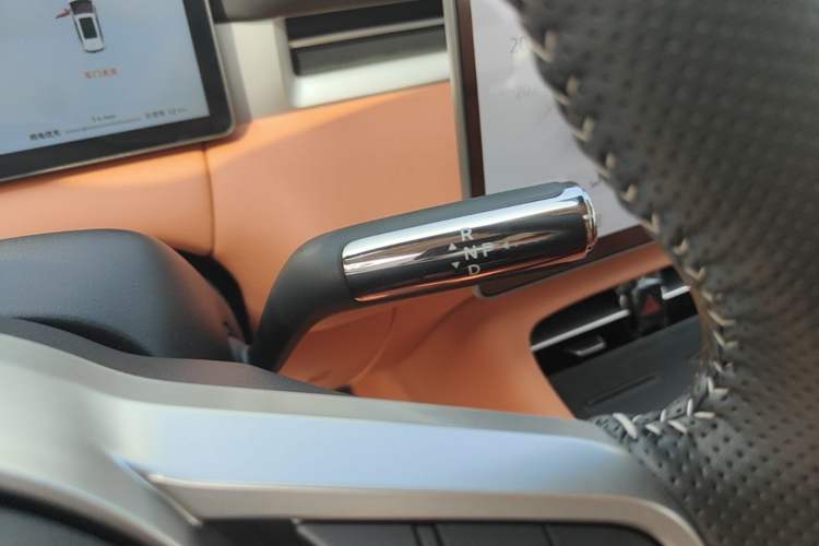 Used Landian E5 PLUS 2026 Model, 165km Long-Range First-Adoption Edition Max, 7-seater Gear Lever