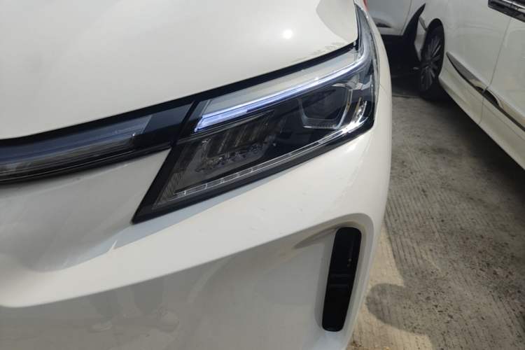 Used Landian E5 PLUS 2026 Model, 165km Long-Range First-Adoption Edition Max, 7-seater Left Front Headlight