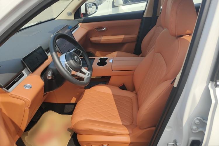 Used Landian E5 PLUS 2026 Model, 165km Long-Range First-Adoption Edition Max, 7-seater Left Front Seat