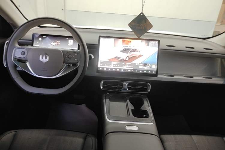 Used Leapmotor B01 2025 550 LiDAR Edition Audio And AC Panel