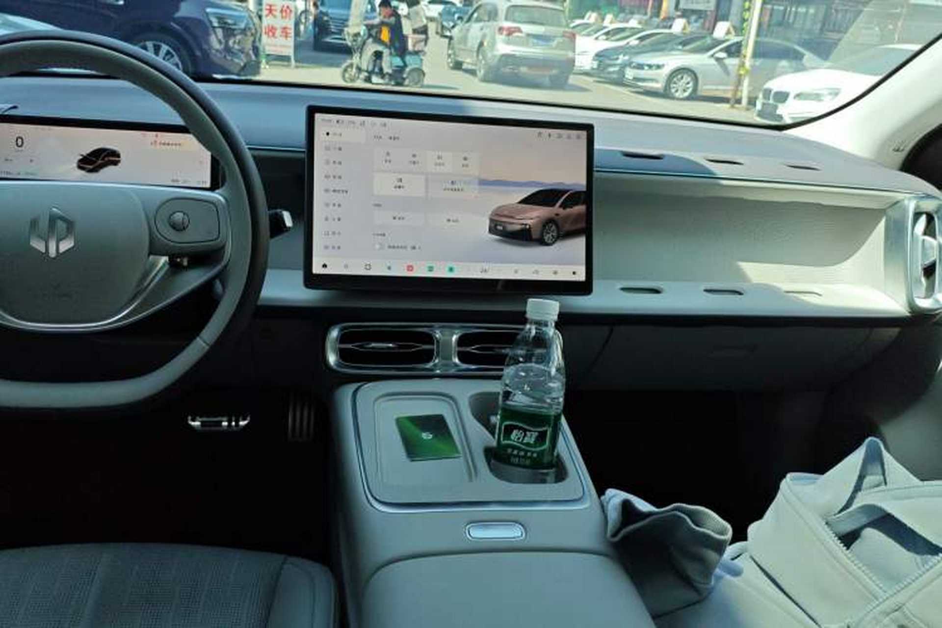 Used Leapmotor B01 2025 650 LiDAR Edition Audio And AC Panel